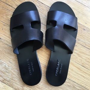 Everlane black leather bridge sandal